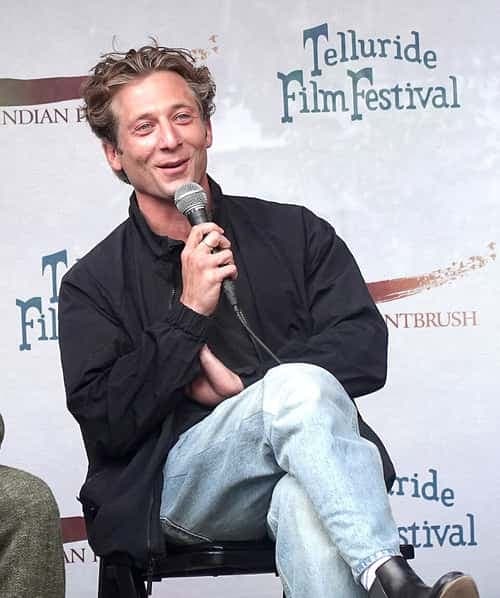 Jeremy Allen White — photo 3