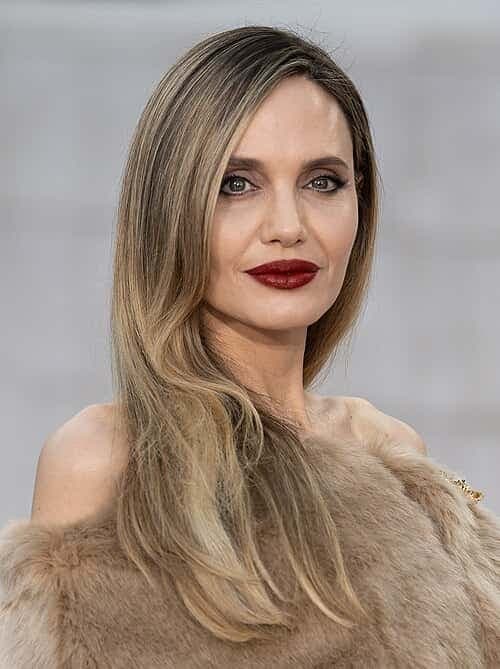 Angelina Jolie β photo 2